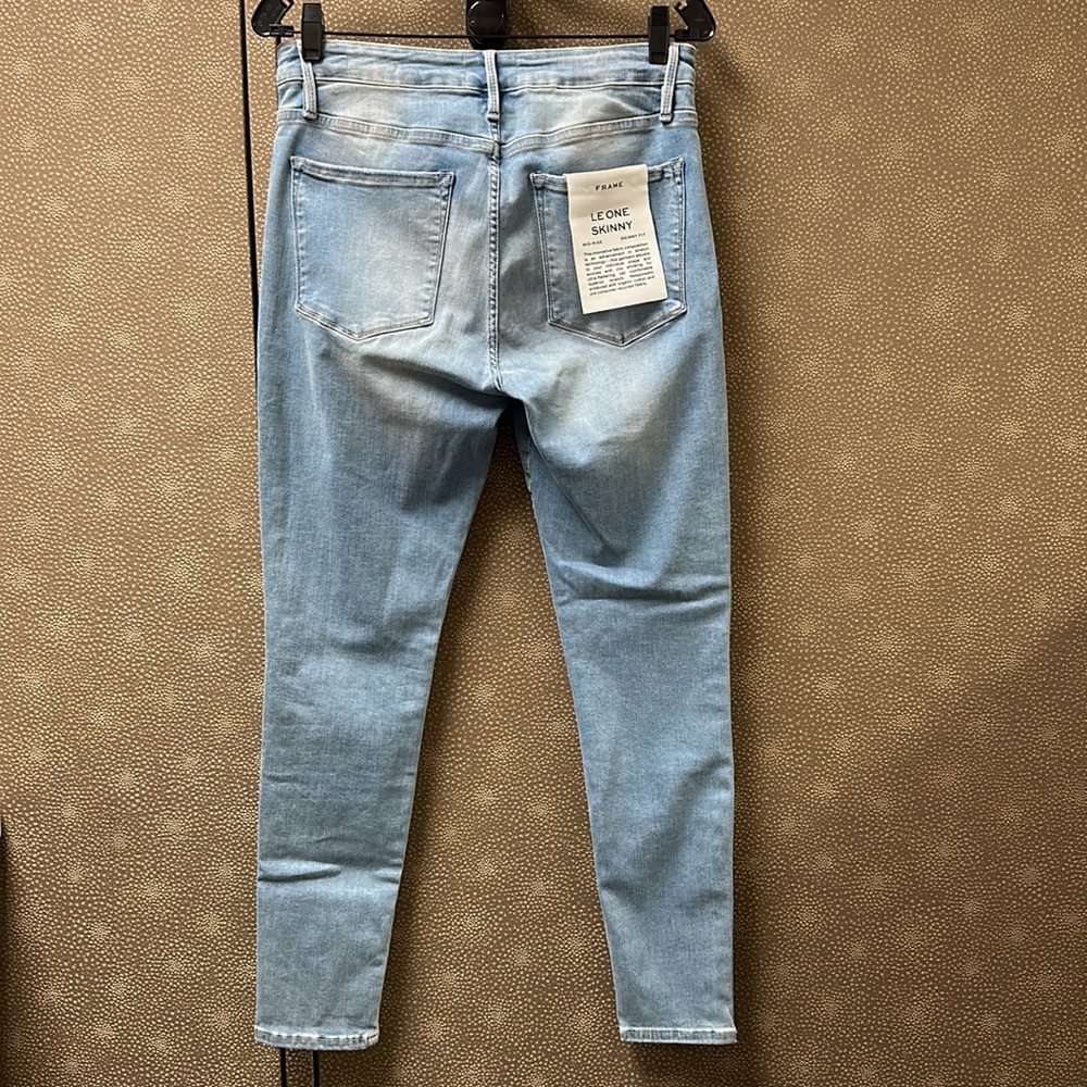 🔥🔥🔥NEW Frame Le One Mid-rise Skinny Jeans - Picture 6 of 9
